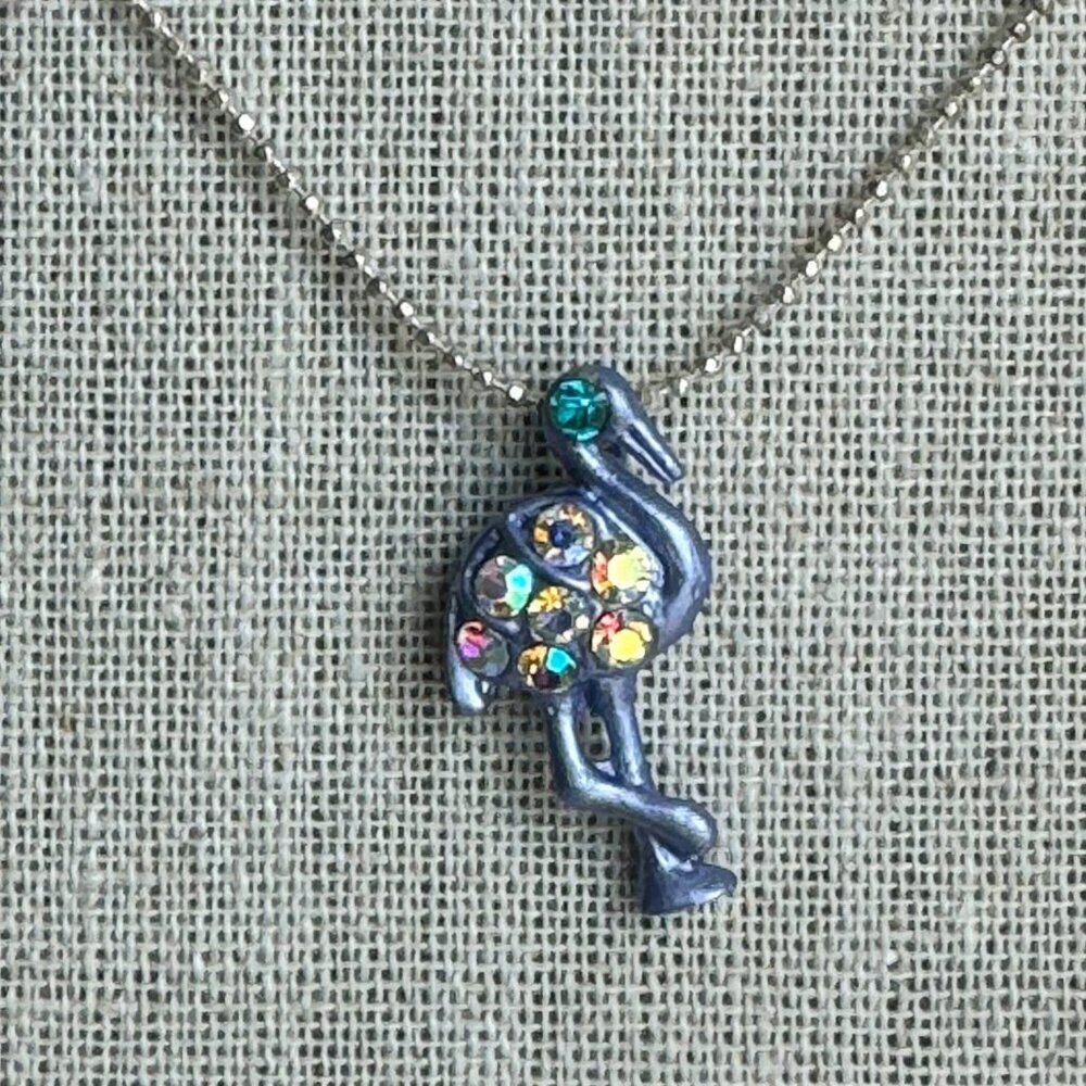💜 NWOT! Adorable Purple Flamingo Crystal Pendant with Chain 💜